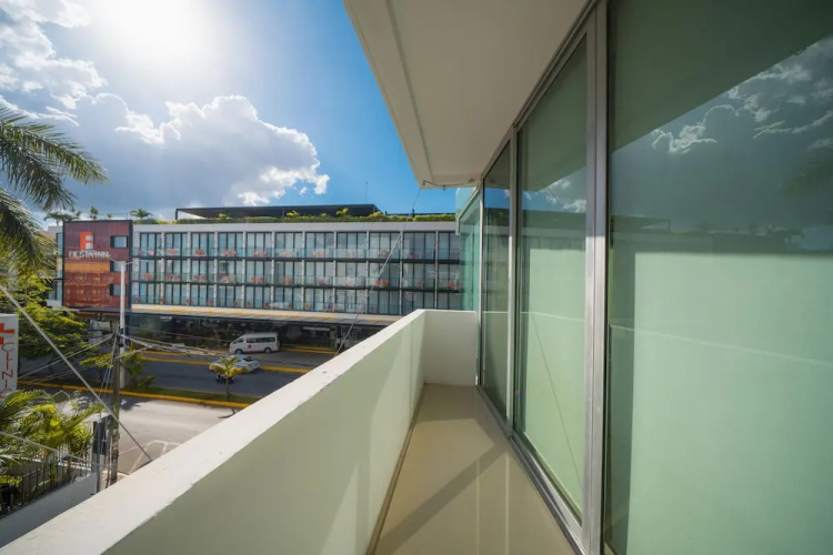 The Loft - Just 4 blocks from the beach