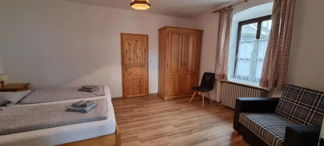 Standard Triple room