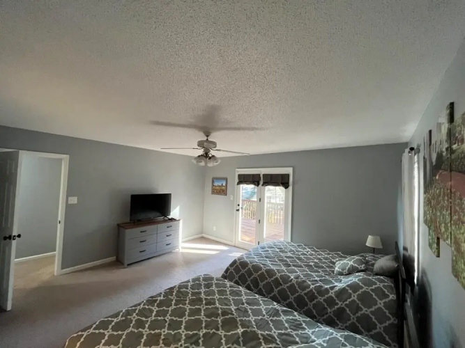 860 Monticello Drive