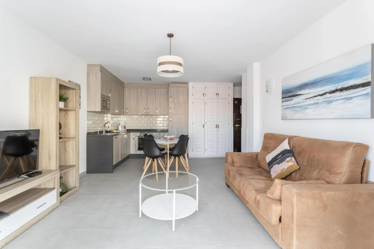 A410 Frontlilne Apartment