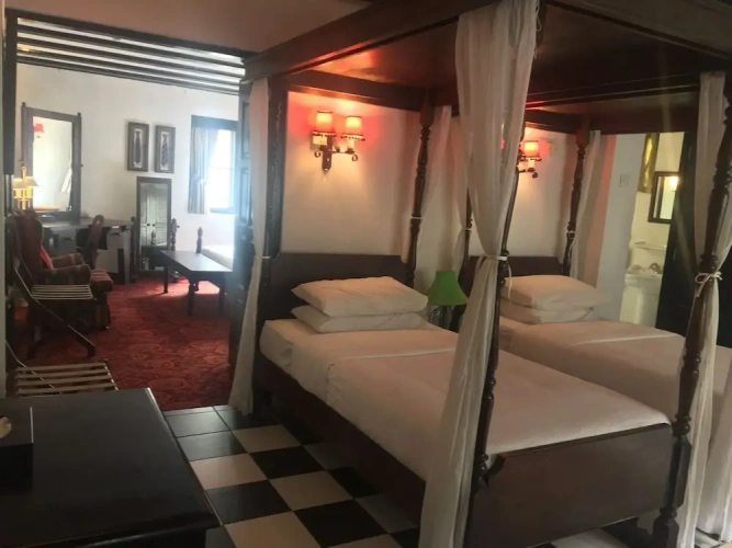 Quadruple Family Suite