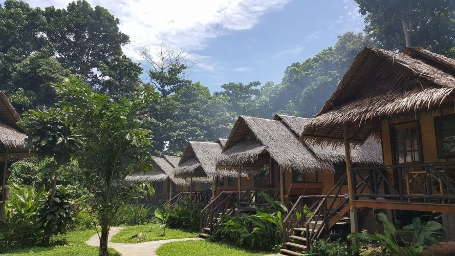 Bungalow with balcony and with view