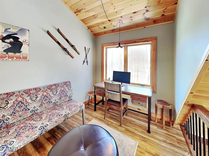 5 Bedrooms Cottage