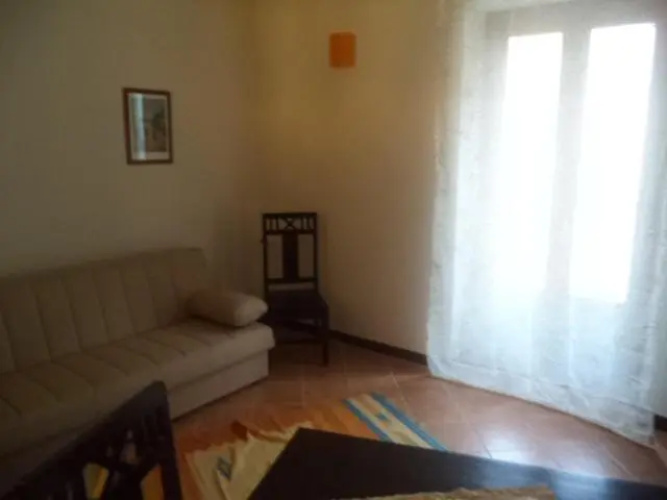 Casa Dell'Arco