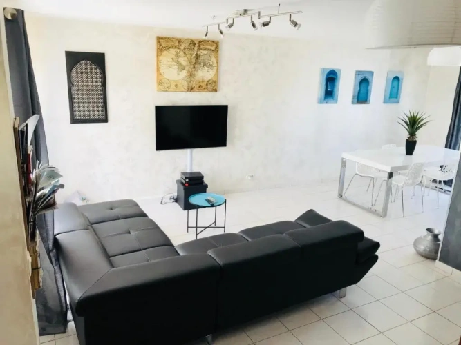 3 Bedrooms Cottage