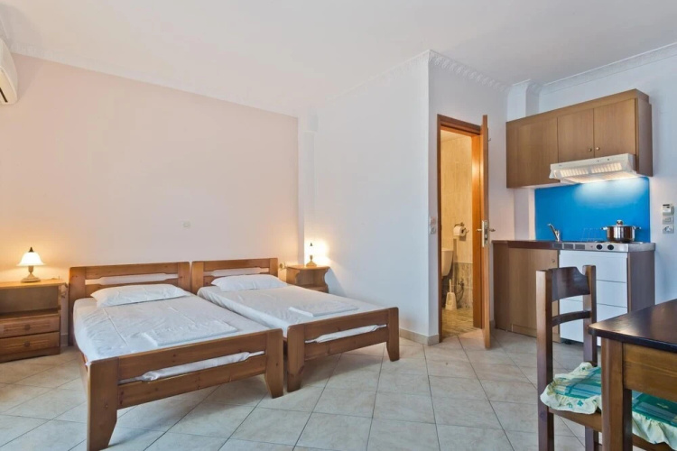 Fronis Apartment