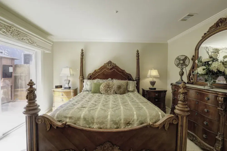 150 Ocean View 2 Bedroom Condo by Redawning