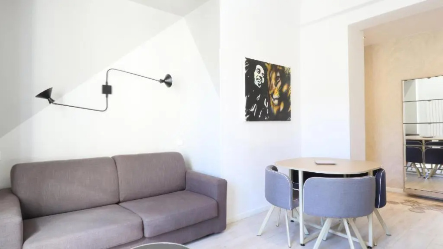 Apartment Port