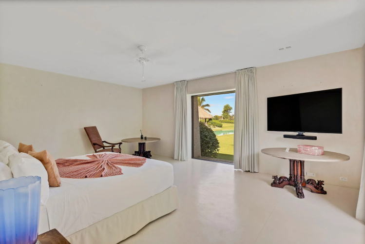 Magnificent 5BR Modern Tropical Villa With Pool
