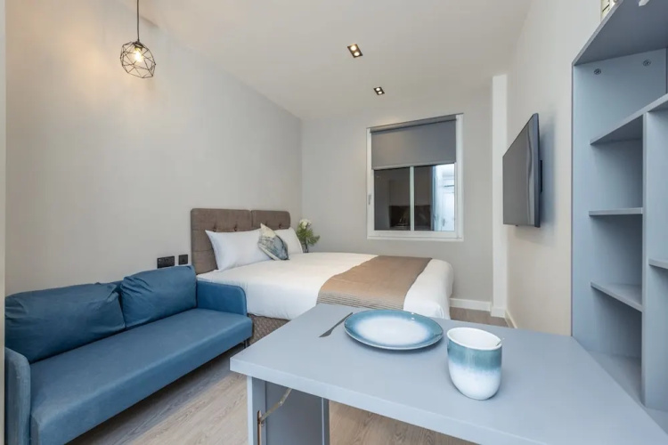 Diff-Rent Living