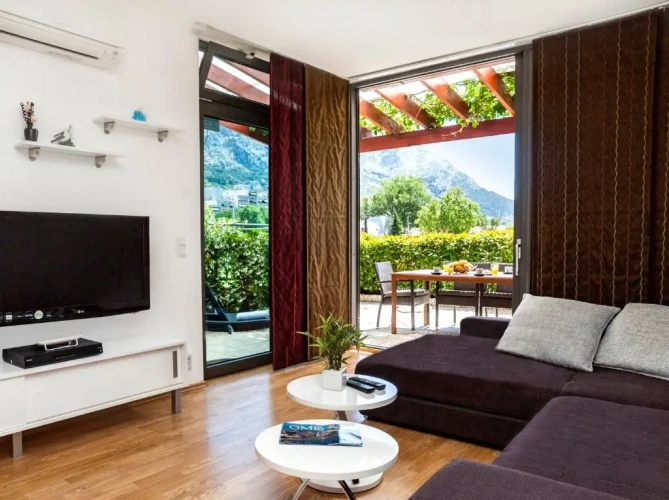 Deluxe Apartment
