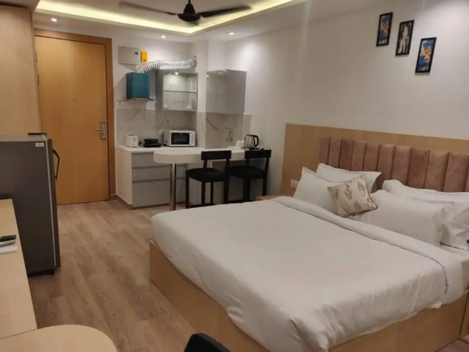 Lovely Studio apartment 1-bedroom with small kitchen and pool