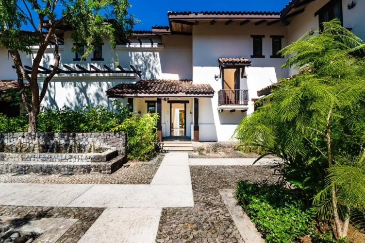 Villa with garden view