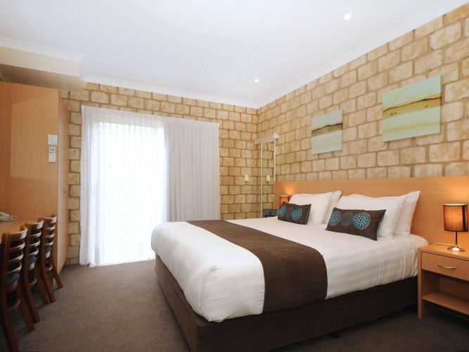 Great Divide Motor Inn
