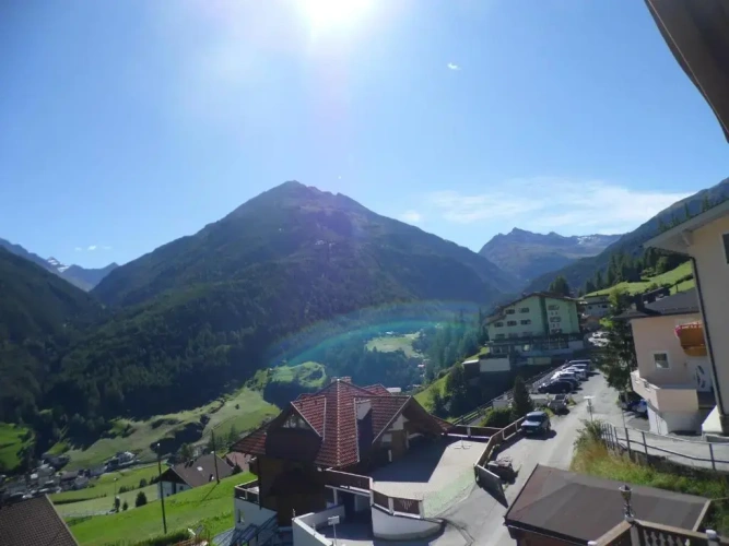 2 Bedrooms Suite with balcony and with mountain view