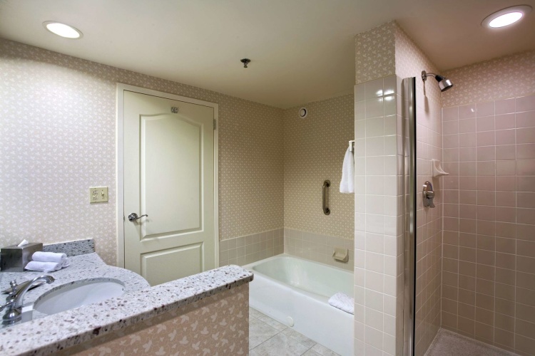 Hilton Chicago/Oak Brook Suites photo 10