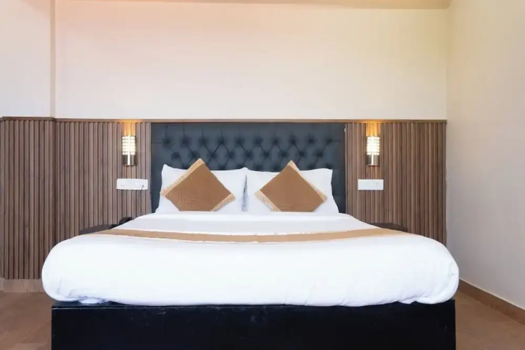 Hotel Mainak