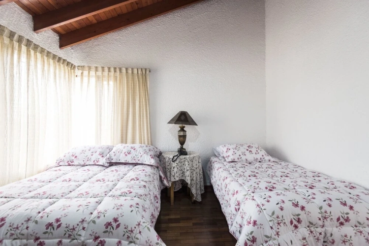 5 Bedrooms Family Cottage