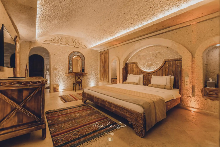 Nino Cave Suites
