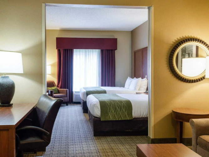 Comfort Suites