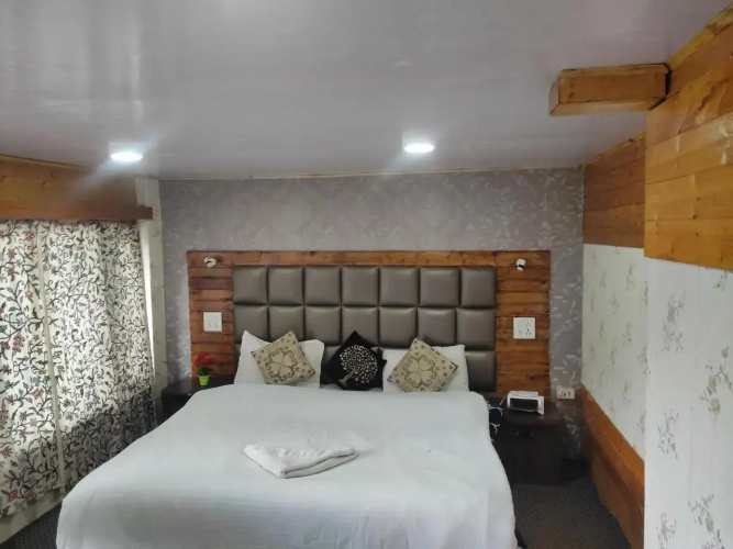 Hotel White House