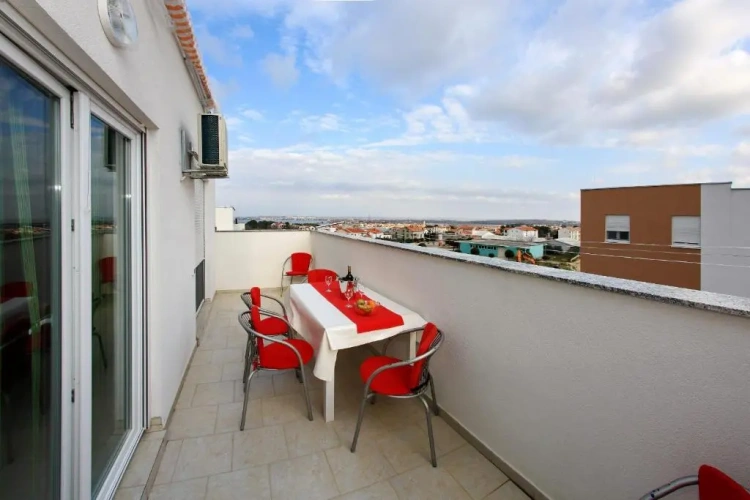2 Bedrooms Apartment with balcony