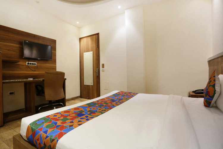 Fabhotel Royal Touch