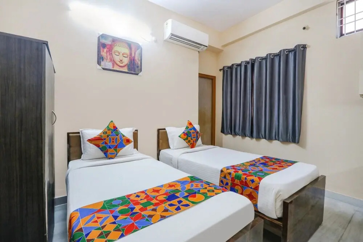 Fabhotel Prestige Castle