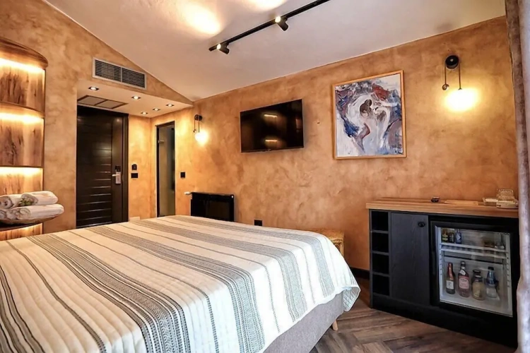 Deluxe Double room with balcony and with lake view