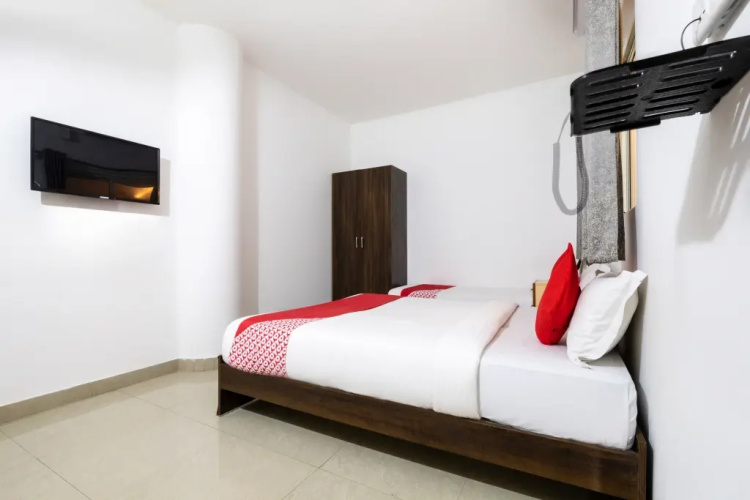 OYO Flagship 18372 Splenor Inn