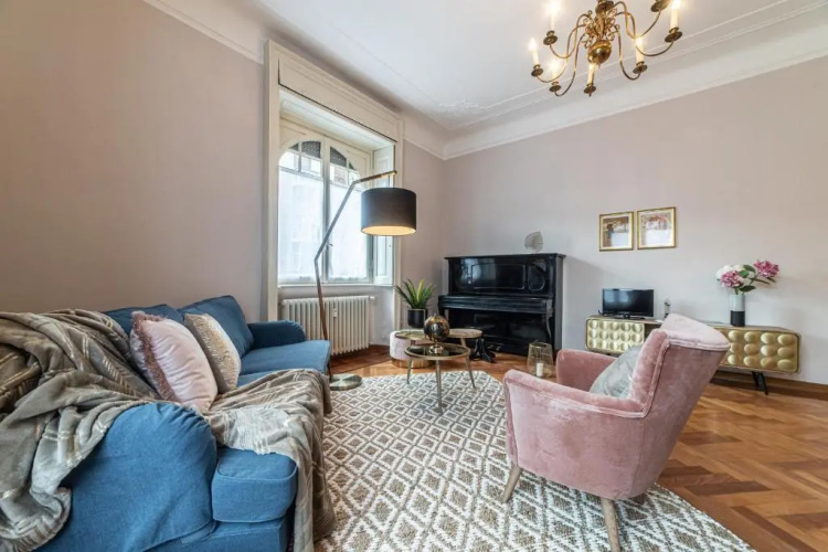 ALTIDO Sophisticated 3-bed flat with desk