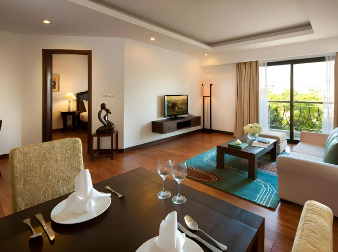 Elegant Suites Westlake