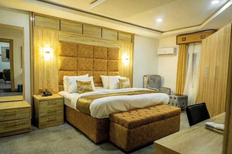 Immaculate Excellence Luxury Hotel
