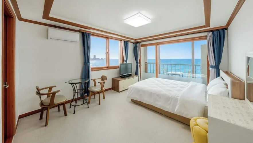1 Bedroom Standard room with ocean view