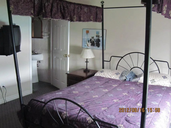 Georgian Manor Inn & B & B