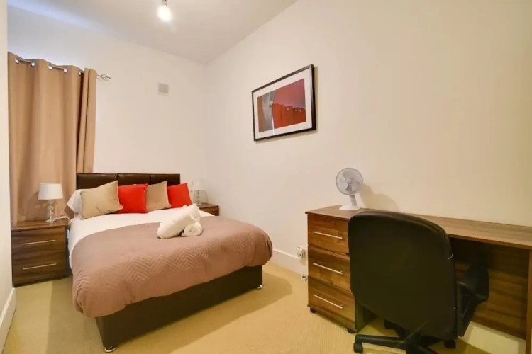 2 Bedrooms Apartment