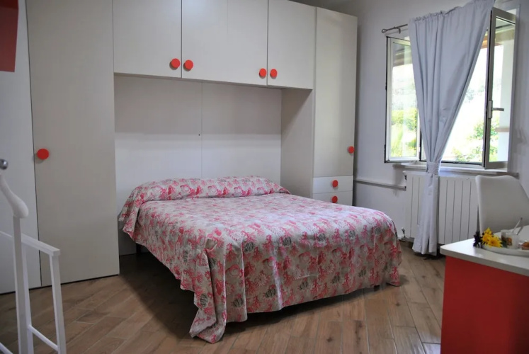 Villa Giselda With Private Pool and Outdoor Whirpool
