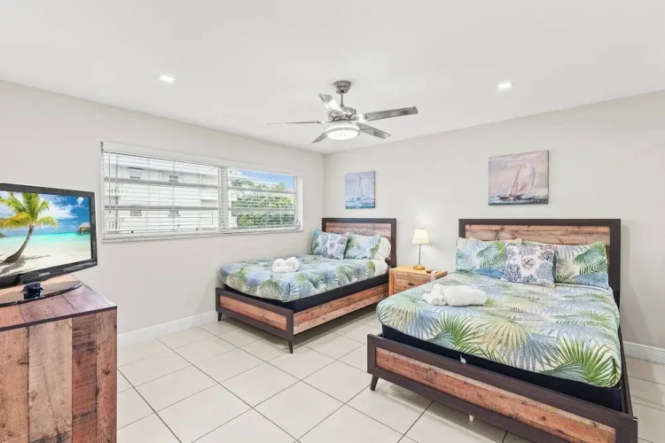 Beach, Pool; Las Olas Getaway