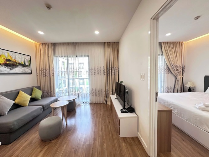 1 Bedroom Luxury Apartment with balcony and with pool view