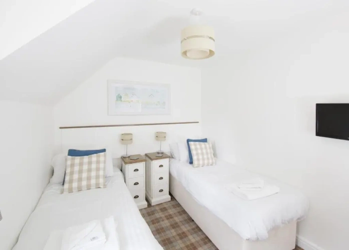 Superior Cottage