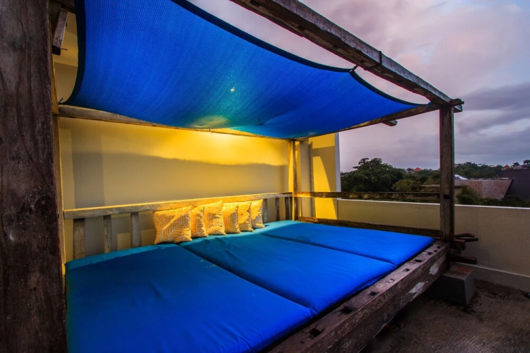 Villa Rainbow Runner