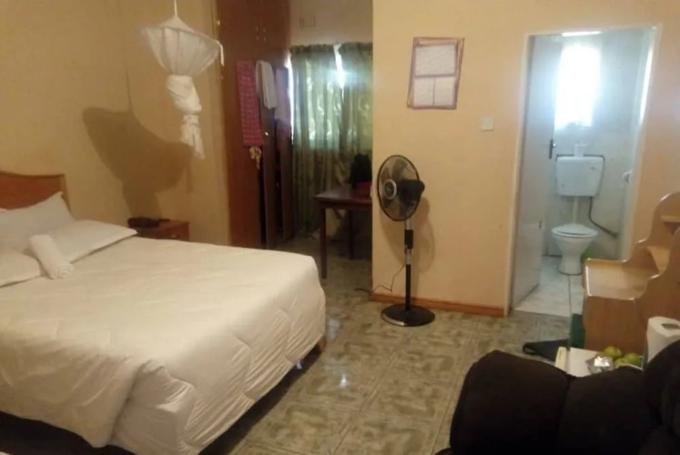 Riverside Lodge