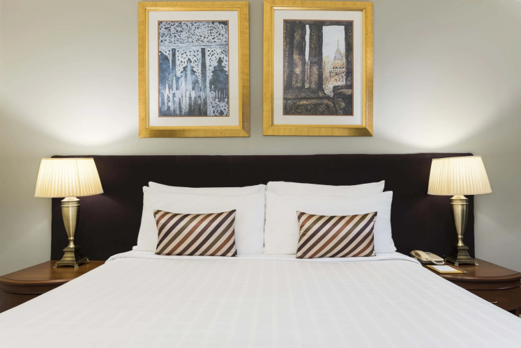 Chatrium Hotel Royal Lake Yangon