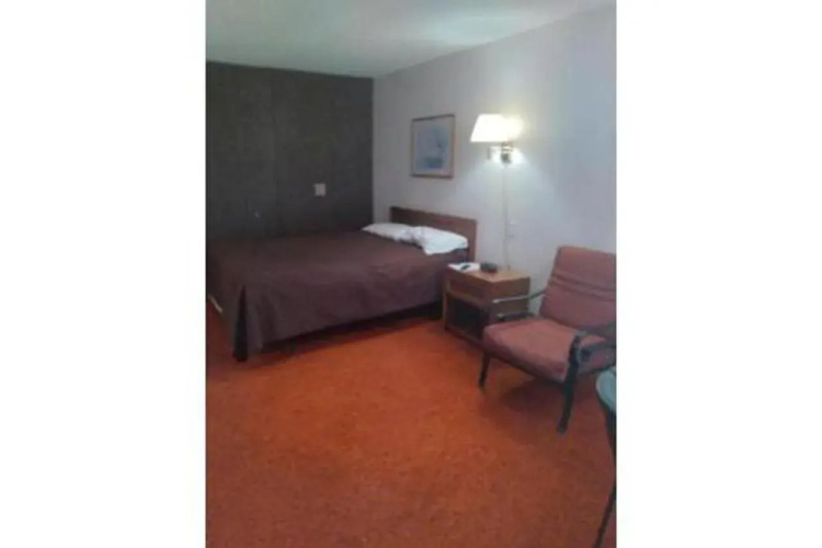 OYO Sandman Inn