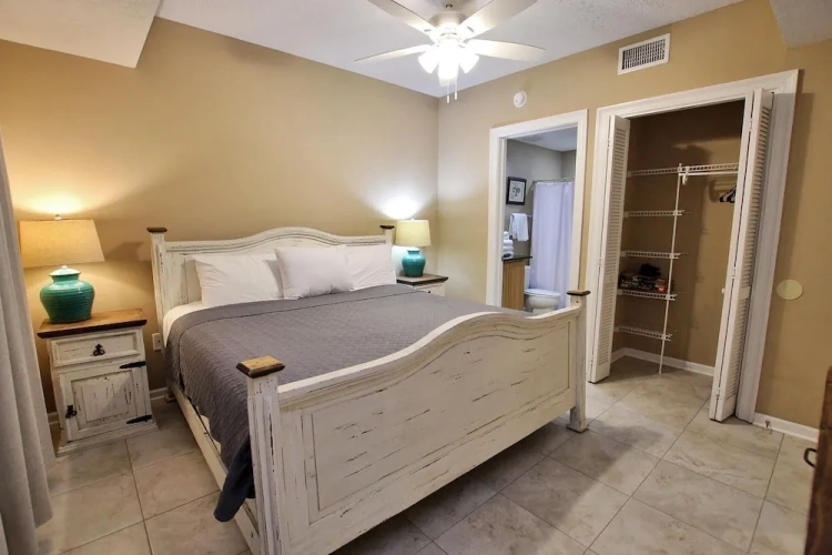 Standard room with balcony