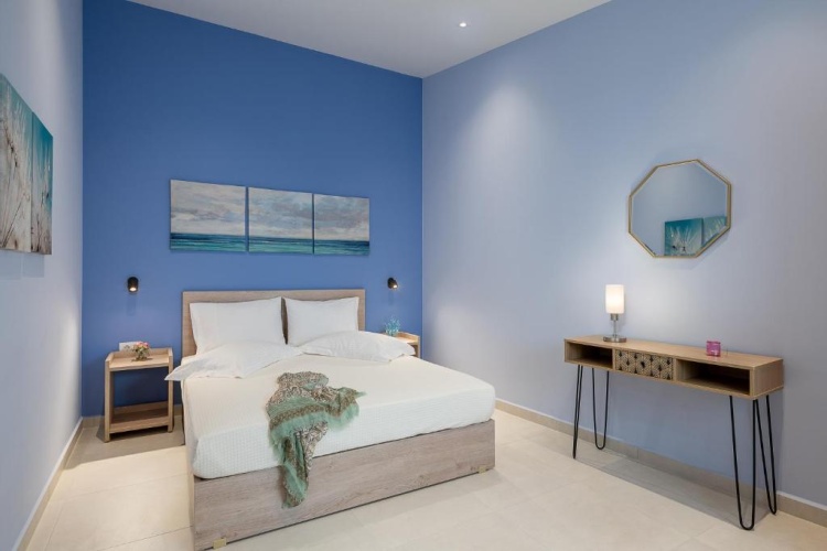 3 Bedrooms Apartment