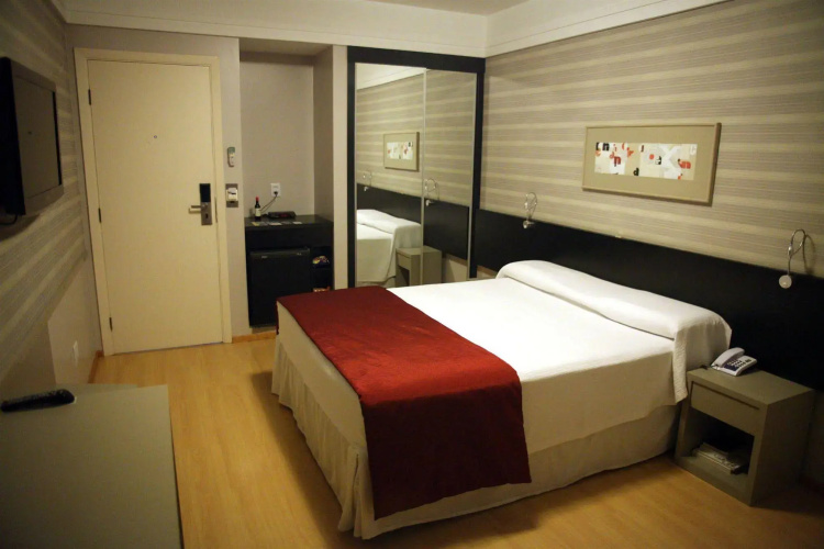 Momax Hotel