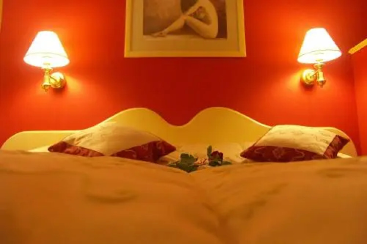 Hotel & Restaurant SE-MI