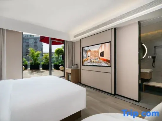 Standard Double room with courtyard view