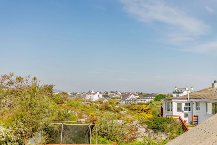 Rumson House
